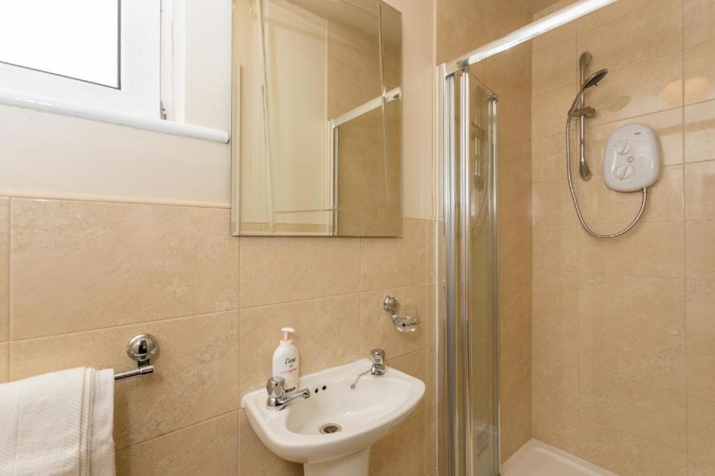 Town Square Townhouse - Best Location In Galway Esterno foto