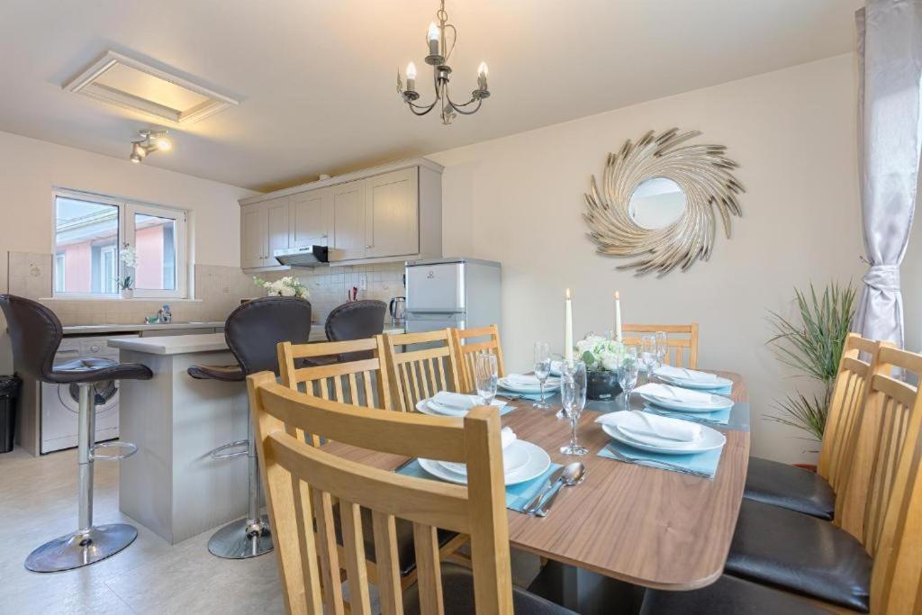 Town Square Townhouse - Best Location In Galway Esterno foto